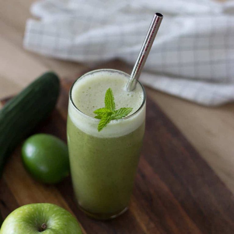 Lire la suite à propos de l’article Les 5 Meilleures Recettes de Cocktails à Déguster avec une Paille Inox